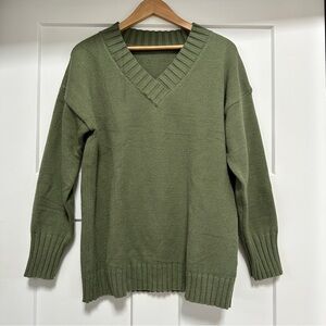Long Sleeve V-Neck Sweater Size S